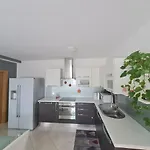 아파트 Stanovanje V Mirni Zeleni Okolici 코페르