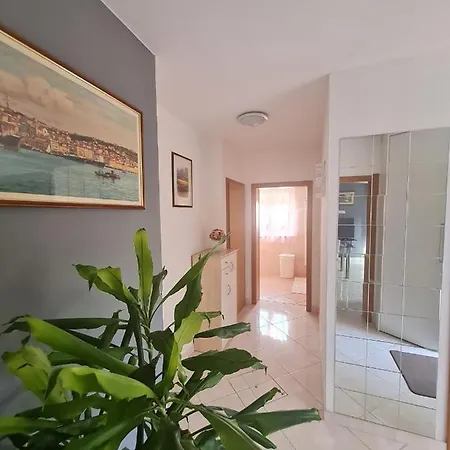 Apartamento Stanovanje V Mirni Zeleni Okolici Koper