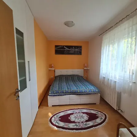 Stanovanje V Mirni Zeleni Okolici