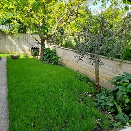 Stanovanje V Mirni Zeleni Okolici 아파트 코페르