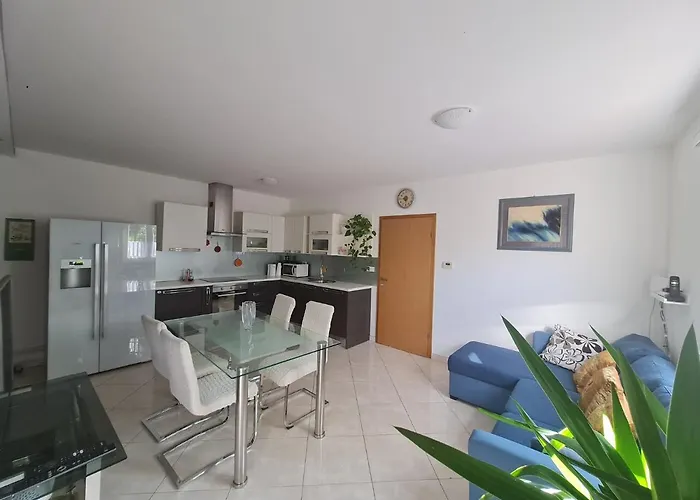 Stanovanje V Mirni Zeleni Okolici Koper