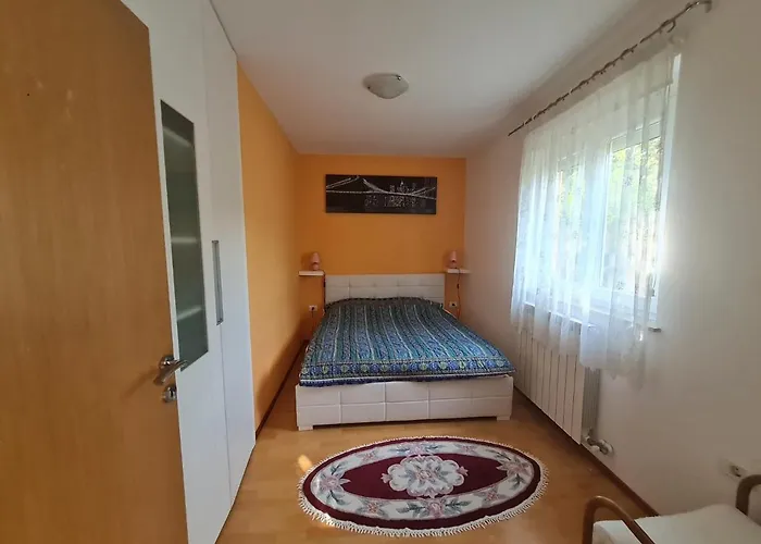 Stanovanje V Mirni Zeleni Okolici